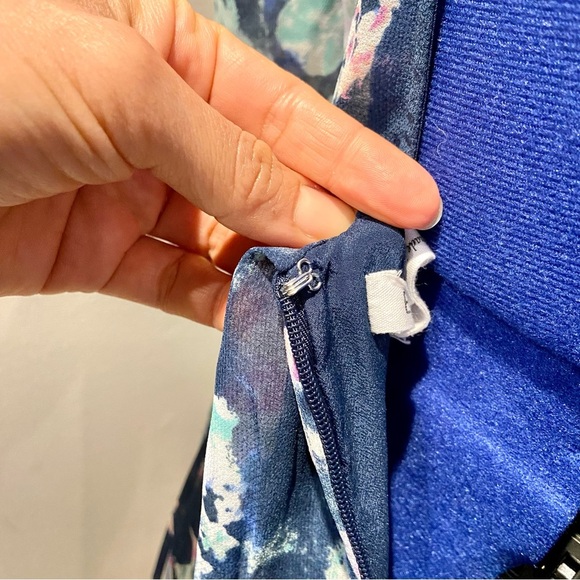 BCBGeneration Chiffon Floral Maxi Dress Half Sleeves Round Neck Back Zipper - Picture 13 of 14